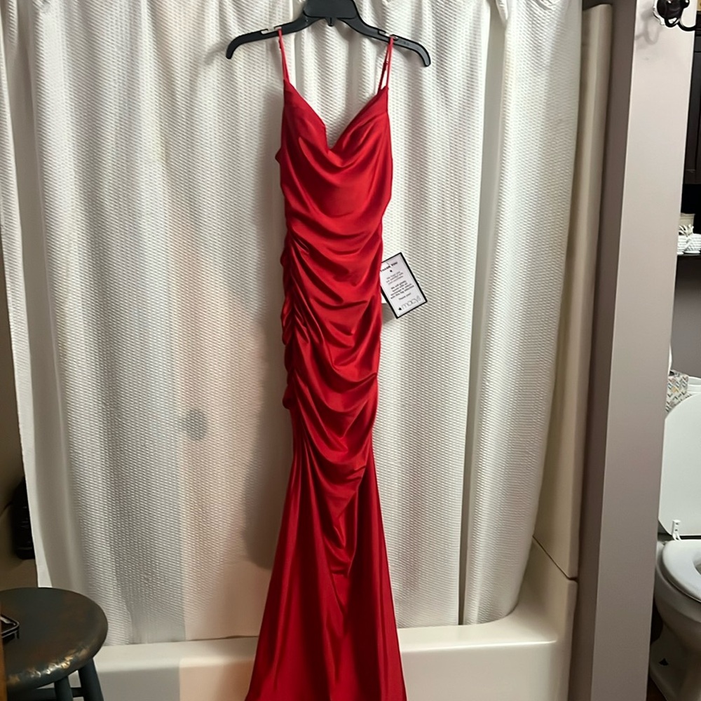 Red satin prom dress size 78 never been worn still has tags